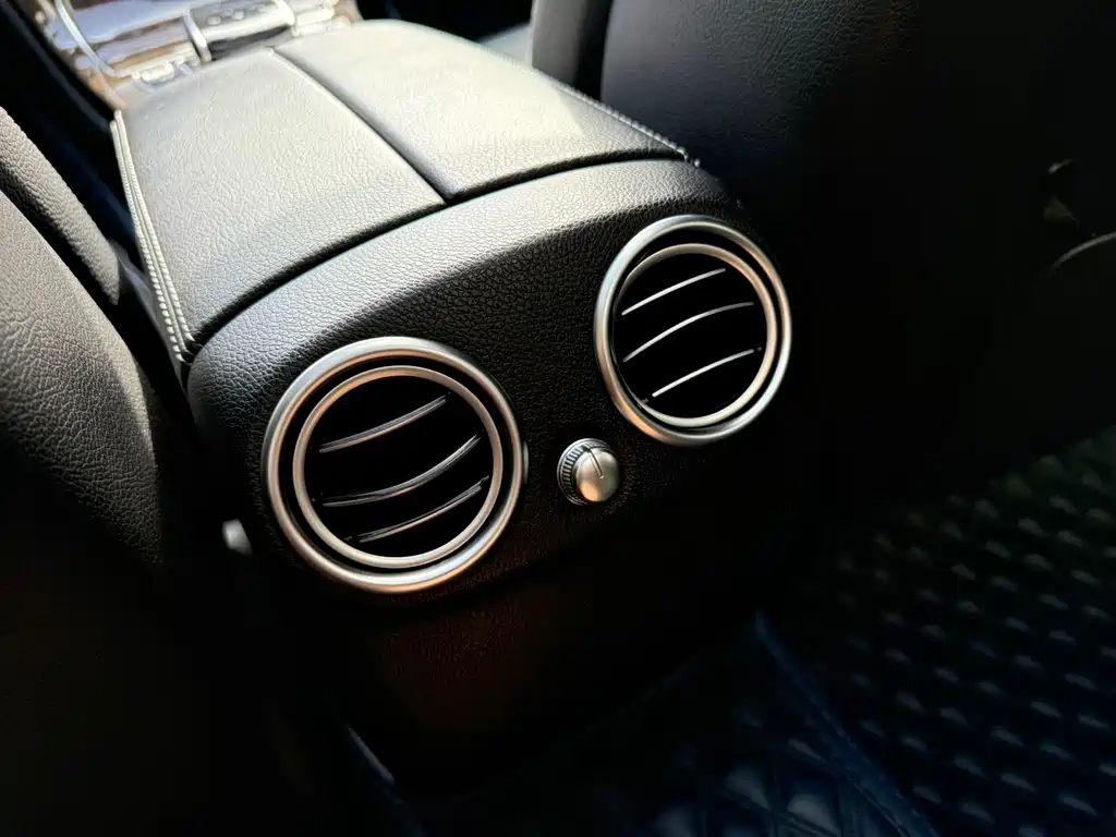 Mercedes-Benz C-Class 2015 — фото 18