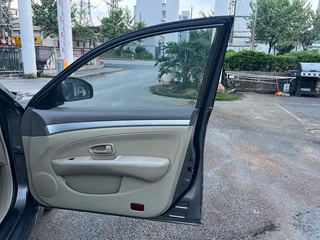 Nissan Sylphy 2015 — фото 18
