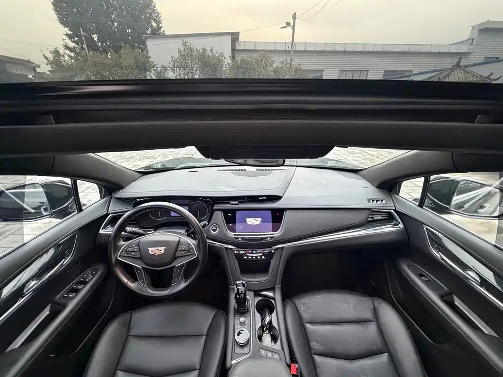 Cadillac XT5 2023 — фото 9