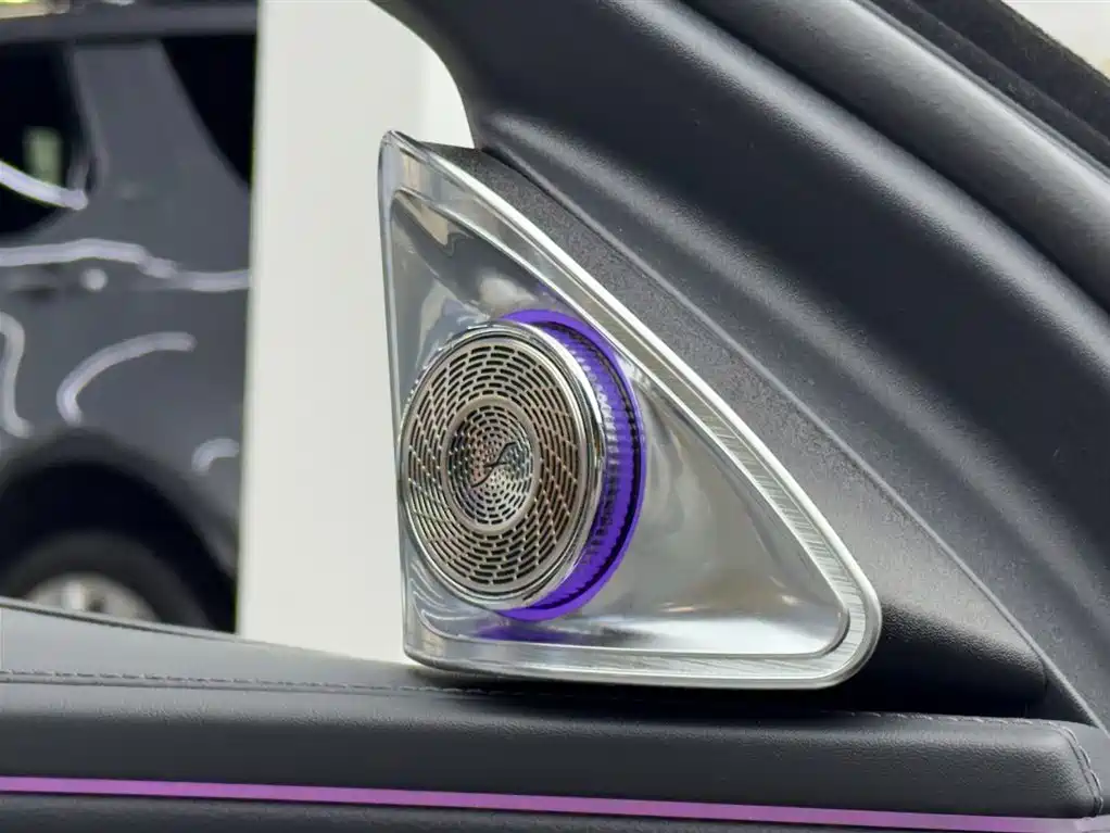 Mercedes-Benz E-Class 2025 — фото 18