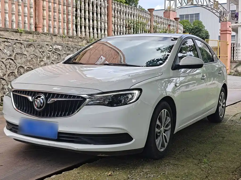 Buick Excelle 2021 — фото 1