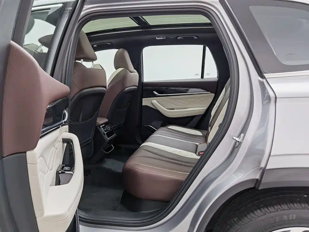 Geely Xingyue L 2022 — фото 15