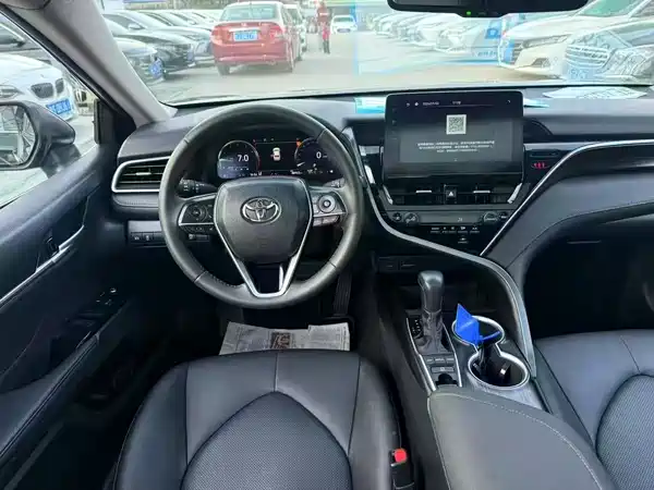 Toyota Camry 2021