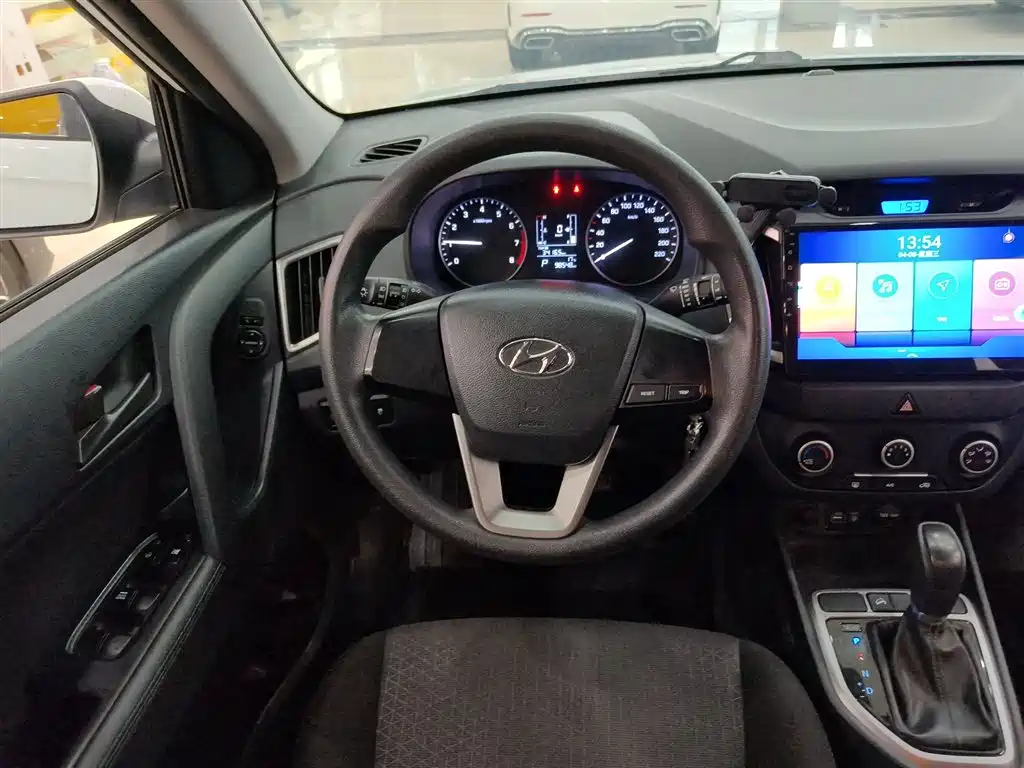 Hyundai ix25 2016 — фото 11