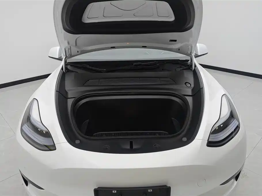 Tesla Model Y 2022 — фото 10
