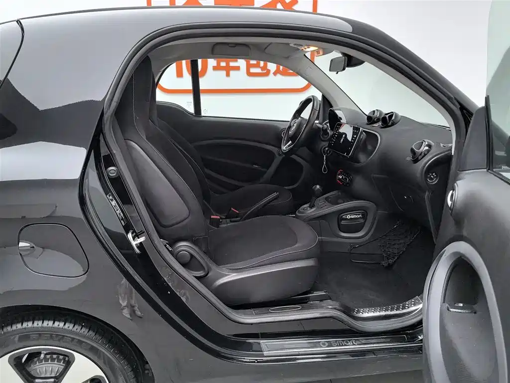 smart Fortwo 2018 — фото 23