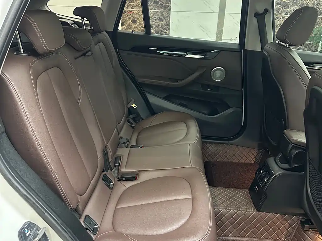 BMW X1 2021 — фото 12