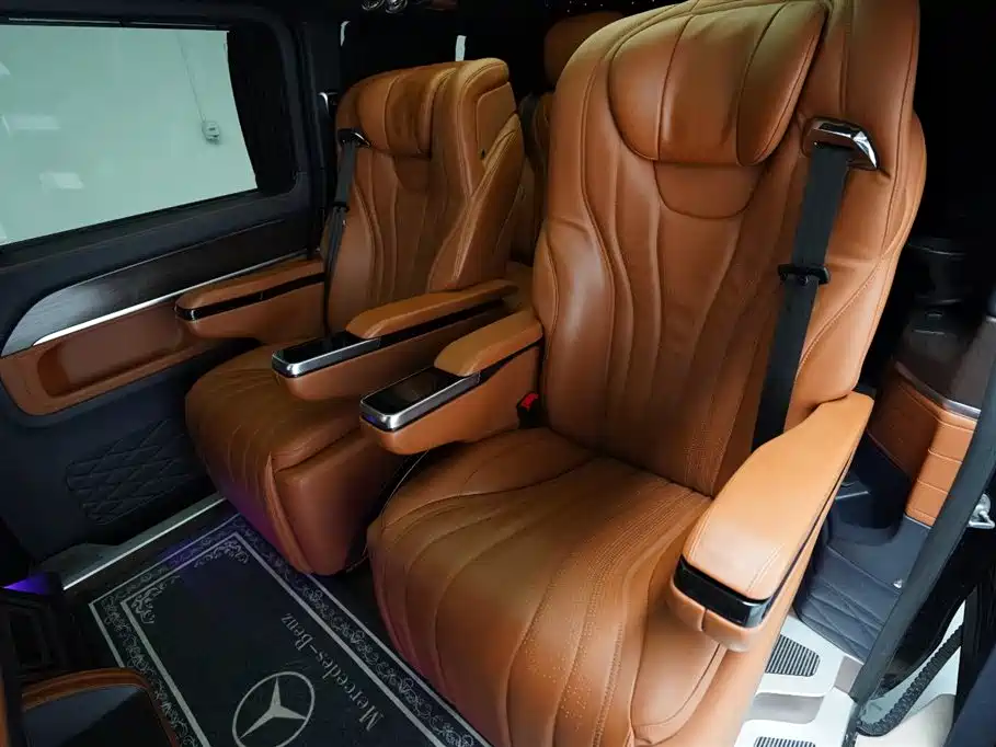 Mercedes-Benz V-Class 2022 — фото 13