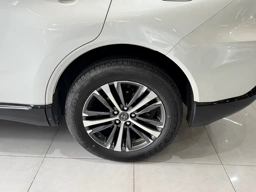 Toyota Venza 2023 — фото 34