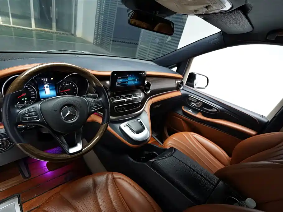 Mercedes-Benz V-Class 2022 — фото 4