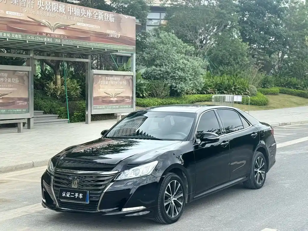 Toyota Crown 2018 — фото 1