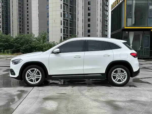 Mercedes-Benz GLA 2021