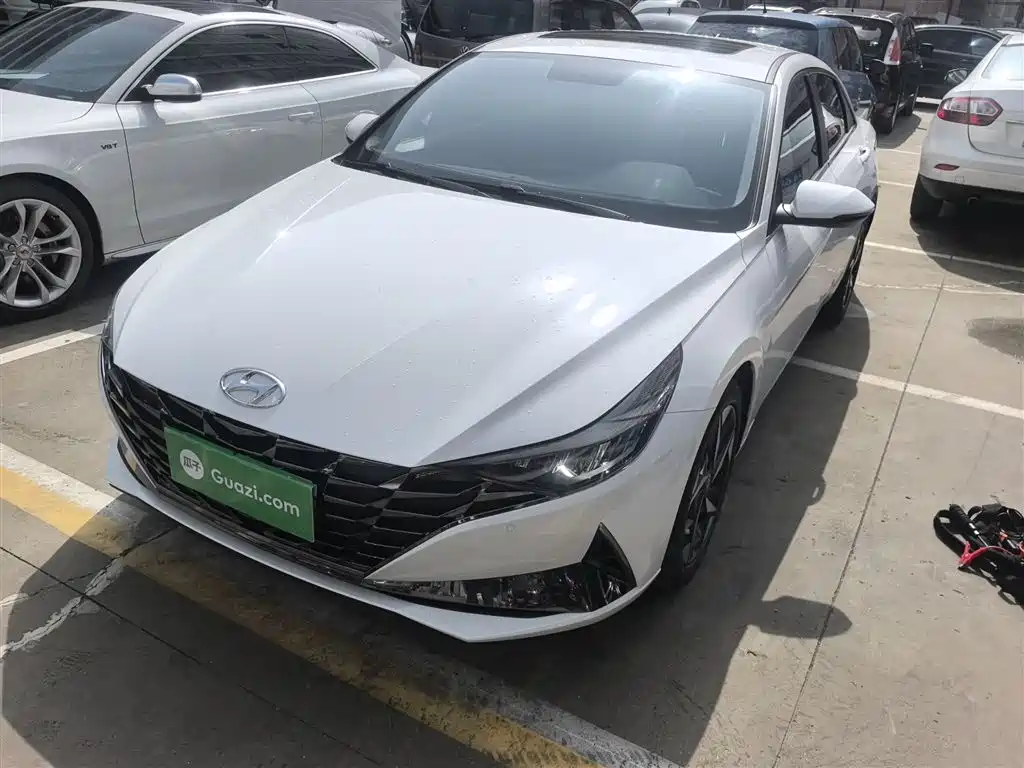 Hyundai Elantra 2023 — фото 2