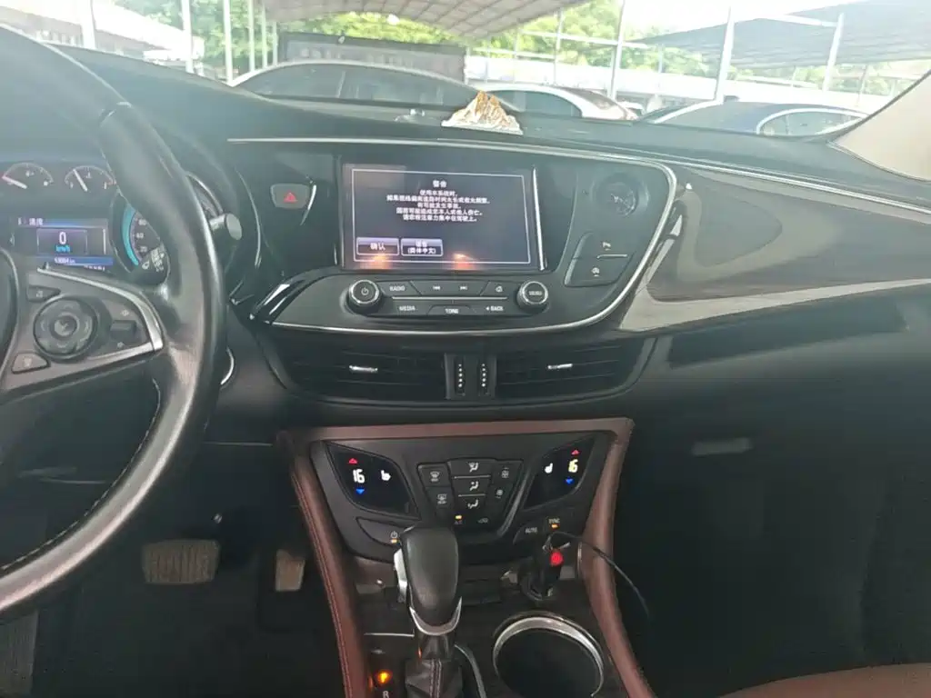 Buick Envision Plus 2017 — фото 13