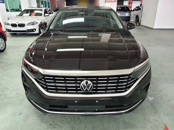 Volkswagen Passat 2023