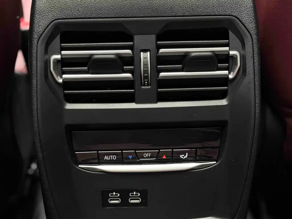 BMW 3 Series 2024 — фото 13