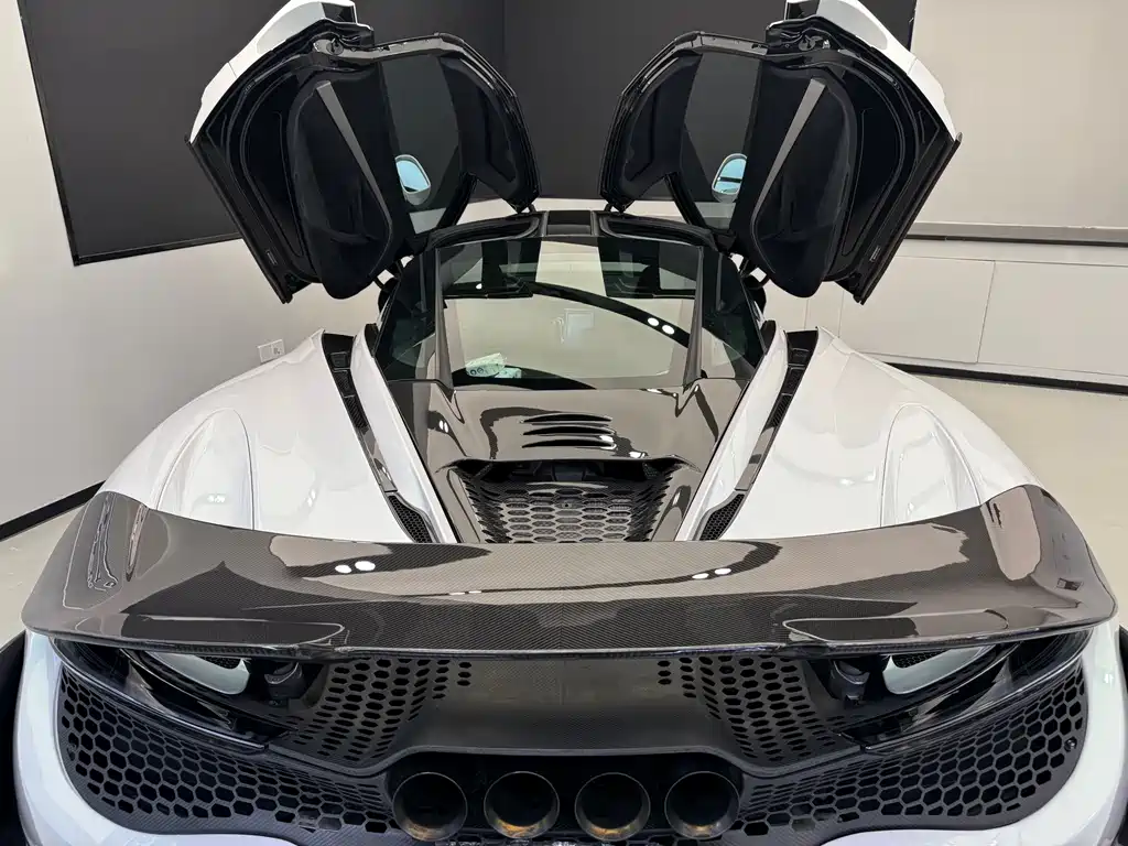 McLaren 720S 2019 — фото 16