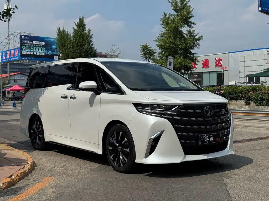 Toyota Alphard 2024 — фото 12