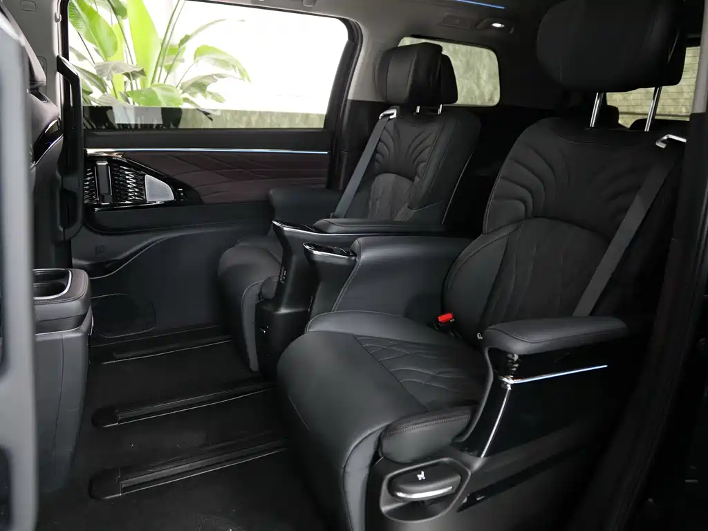 GAC Motor Trumpchi M8 2025 — фото 16