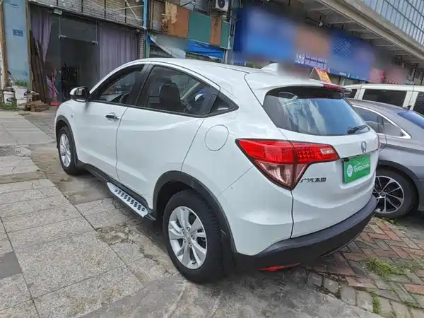 Honda Vezel 2015