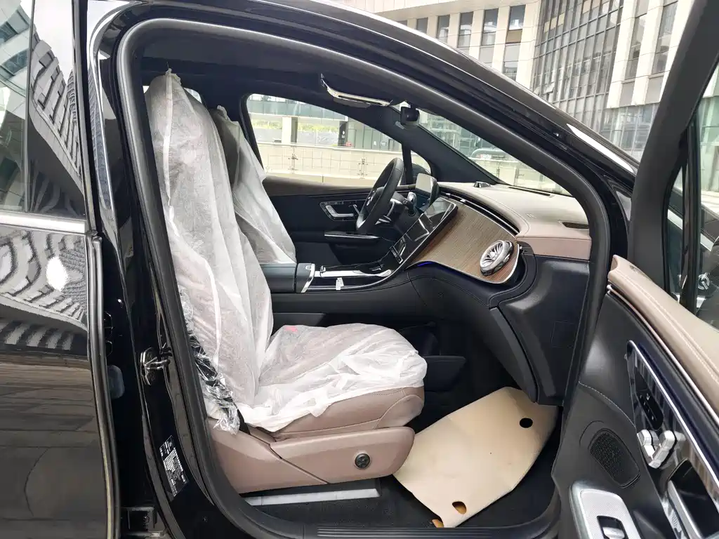 Mercedes-Benz EQE SUV 2025 — фото 18
