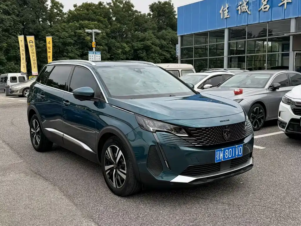 Peugeot 5008 2023 — фото 3