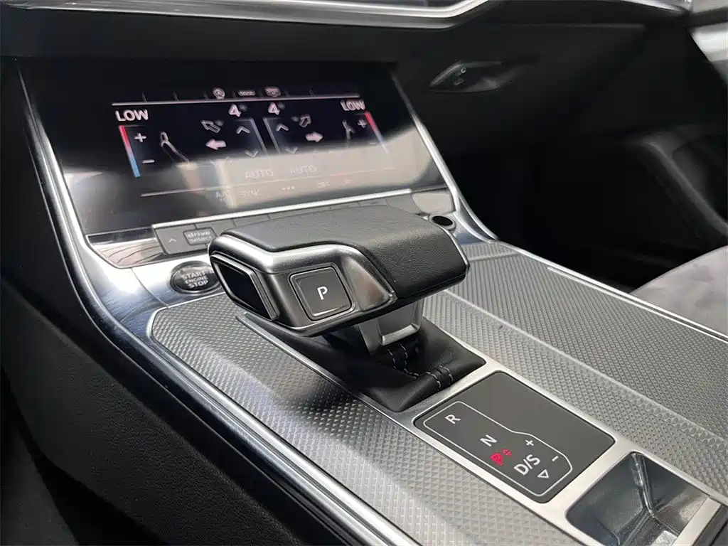 Audi A6L 2021 — фото 14