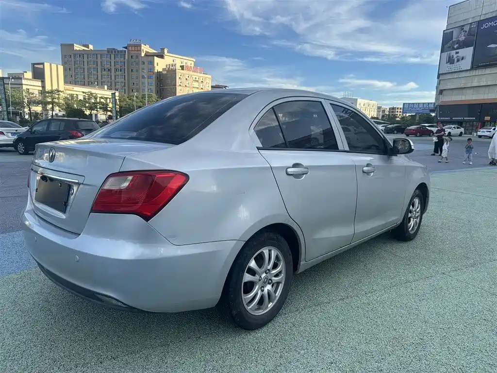 Changan V3 2014