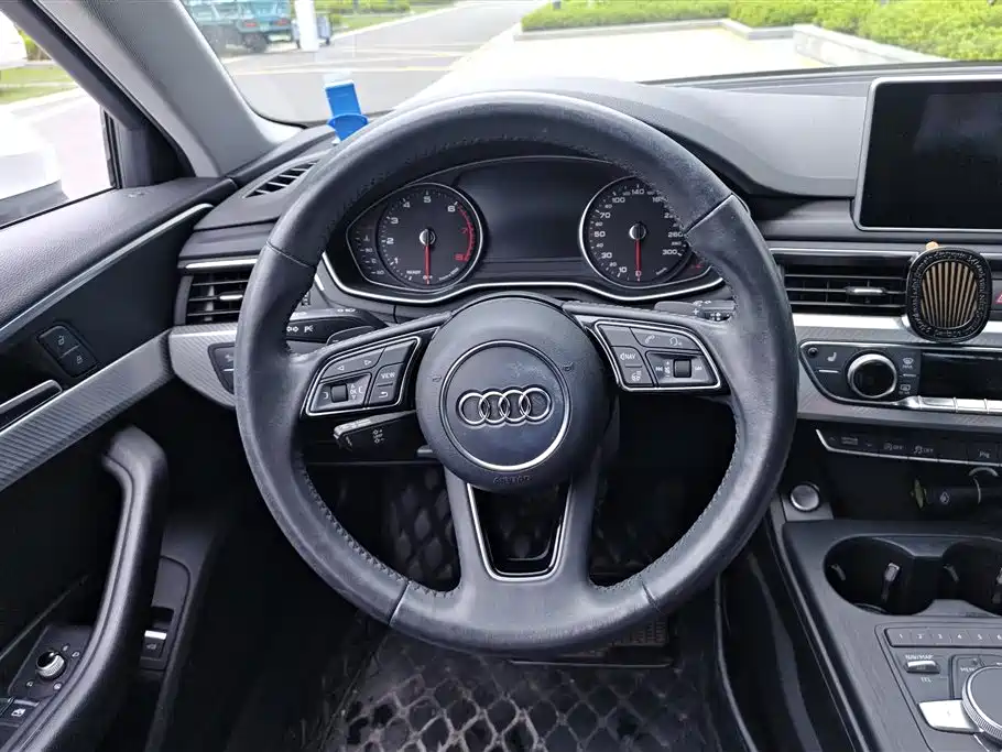 Audi A4L 2017 — фото 15