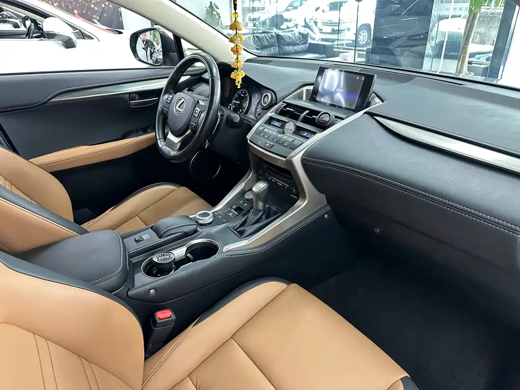 Lexus NX 2015 — фото 20