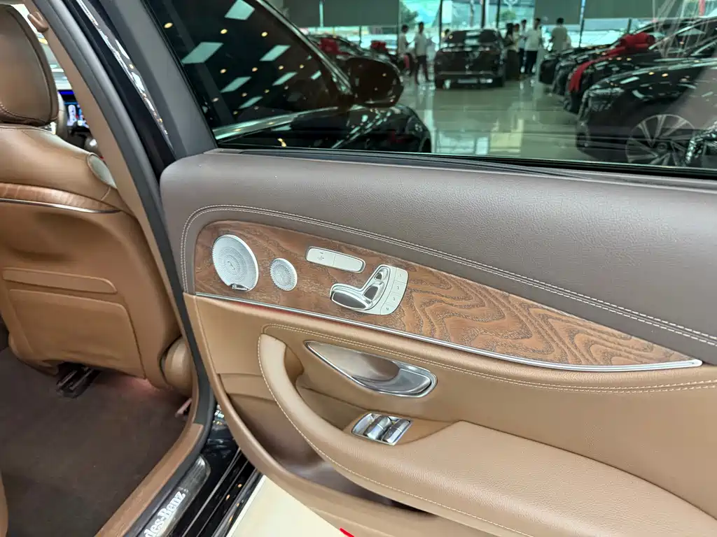 Mercedes-Benz E-Class 2020 — фото 16