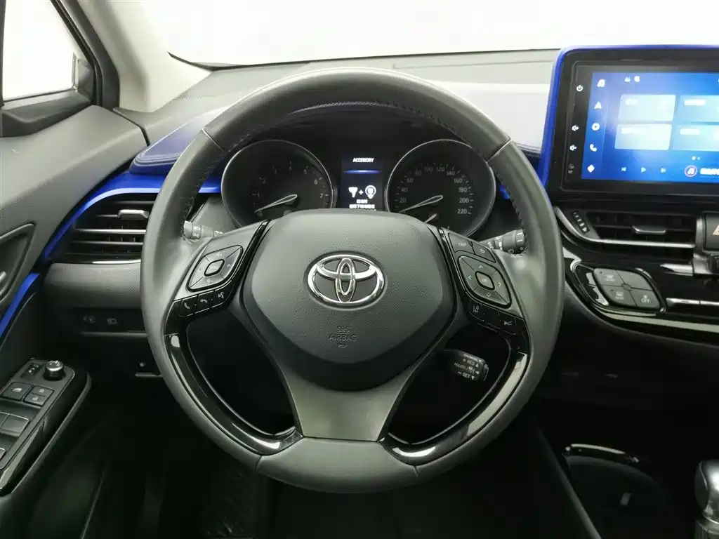 Toyota C-HR 2023 — фото 11