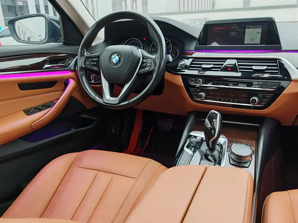 BMW 5 Series 2017 — фото 19
