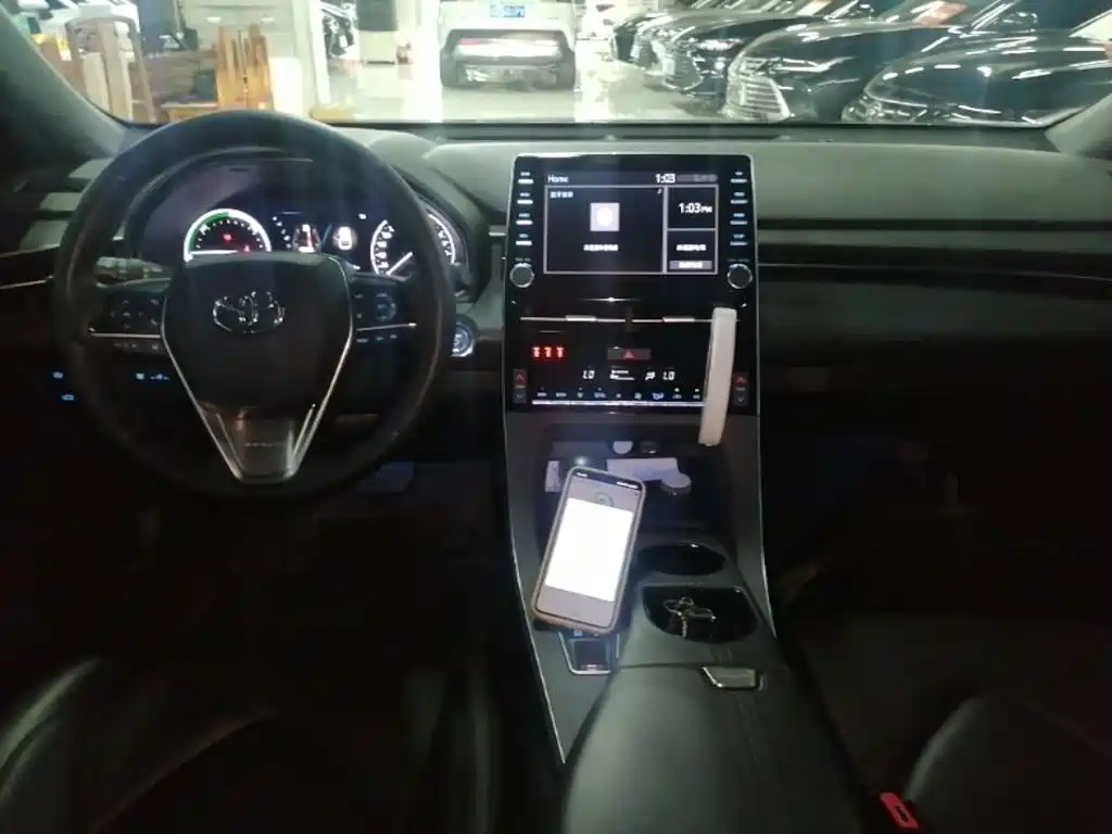 Toyota Avalon 2019 — фото 10