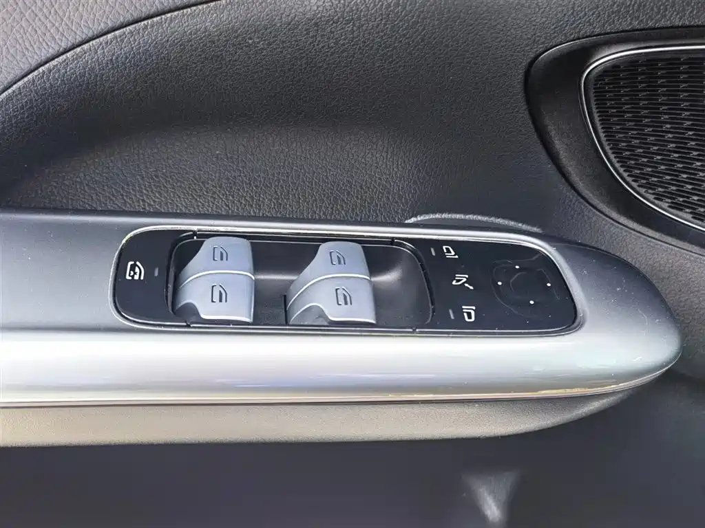 Mercedes-Benz C-Class 2022 — фото 30