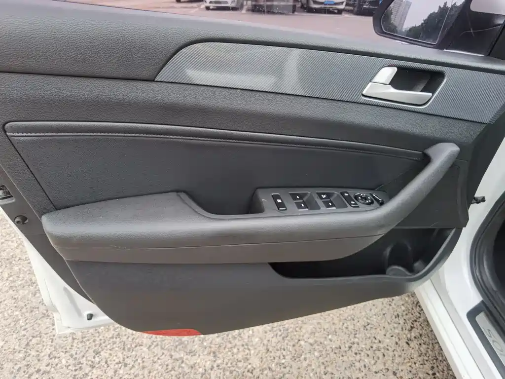 Hyundai Sonata 2016 — фото 19