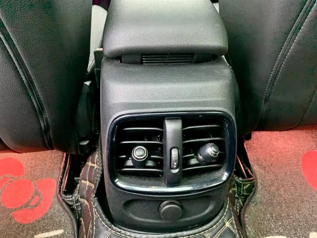 MINI Clubman 2018 — фото 25