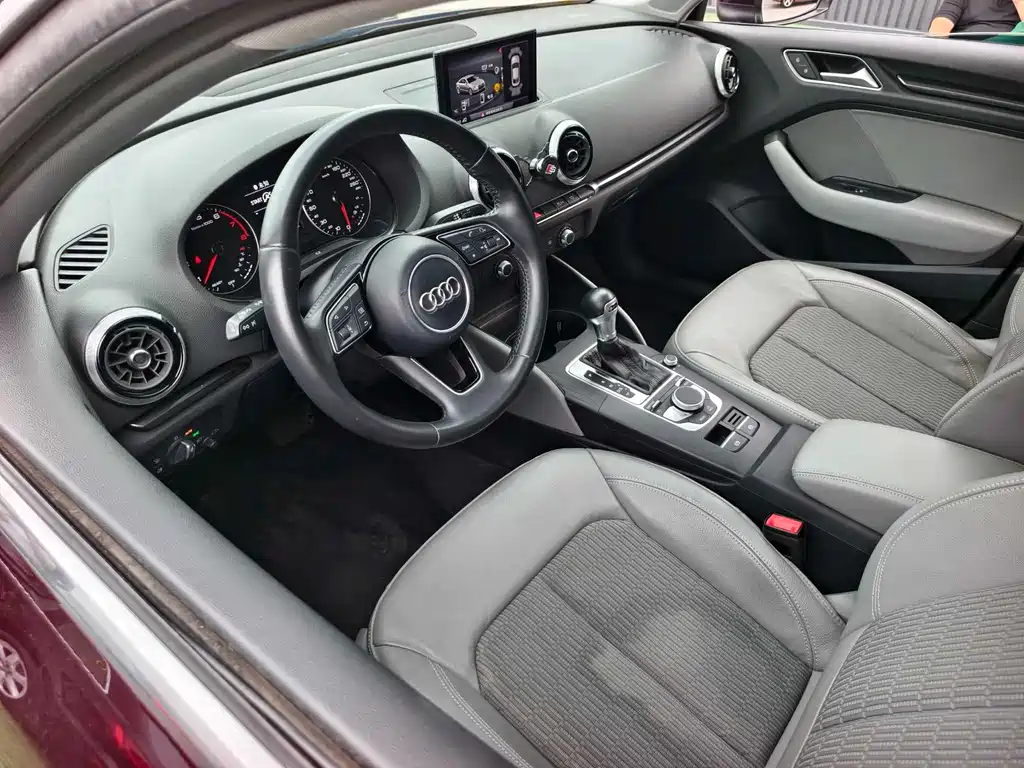 Audi A3 2019 — фото 10