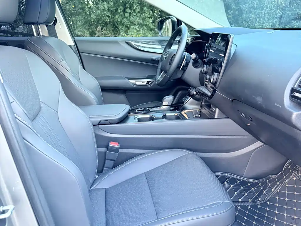Lexus NX 2025 — фото 12