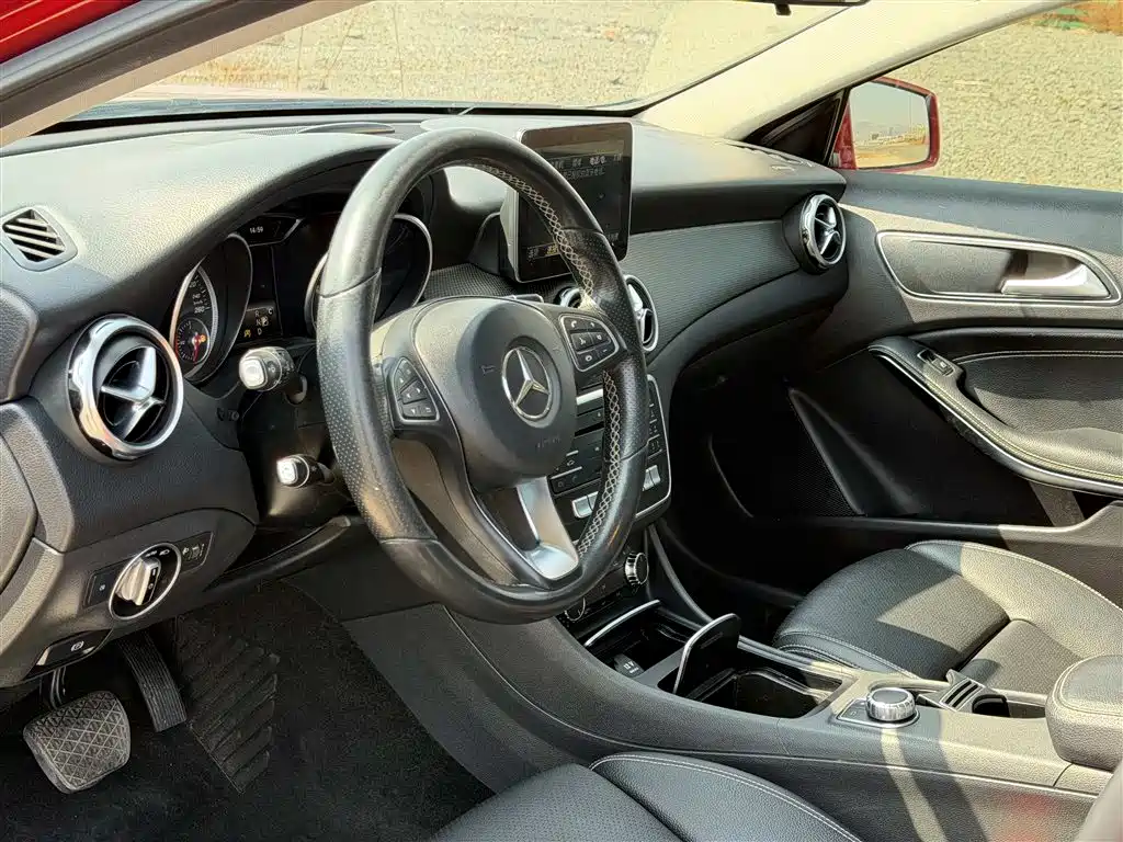 Mercedes-Benz GLA 2017 — фото 11