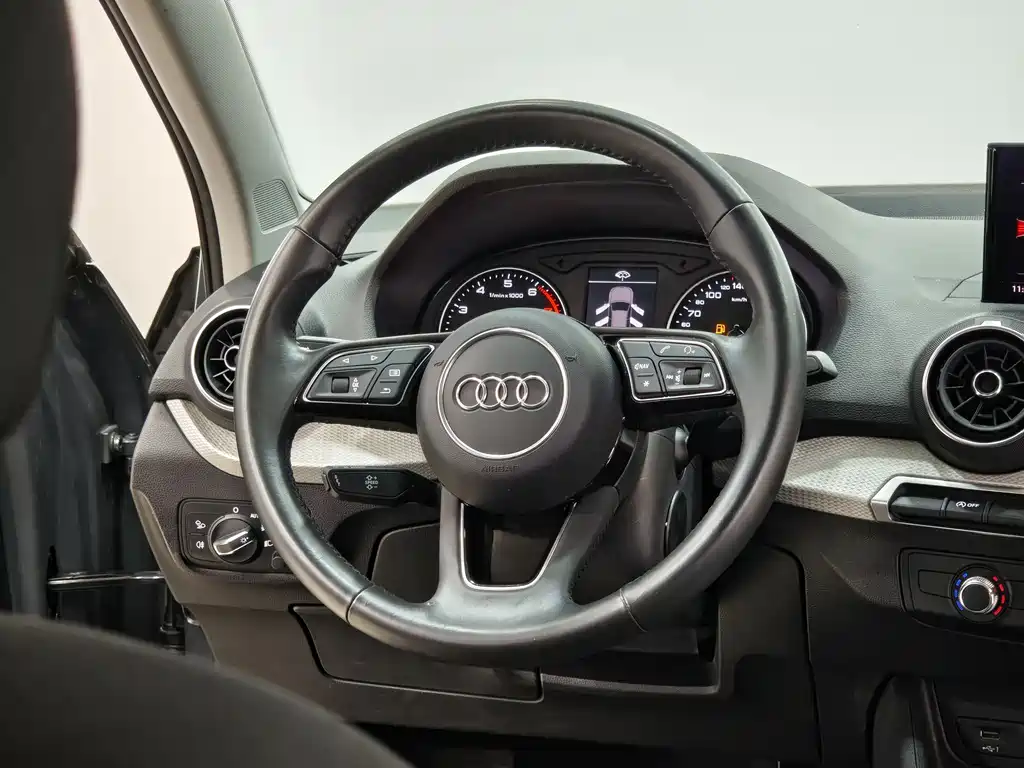 Audi Q2L 2021 — фото 17