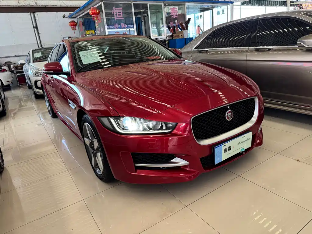 Jaguar XE 2017 — фото 3