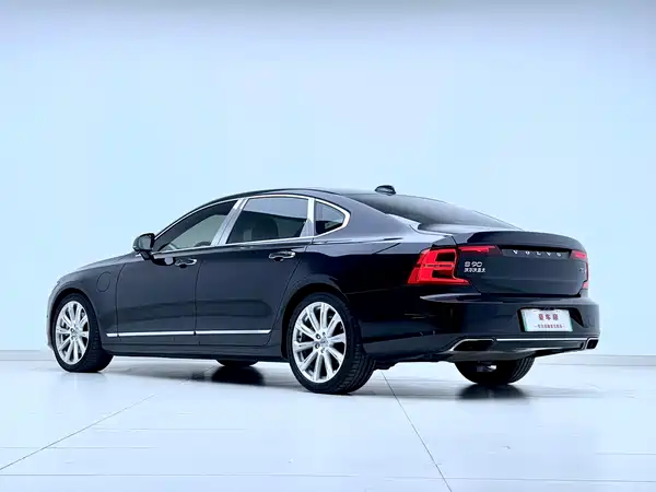 Volvo S90 Plug-In Hybrid 2019