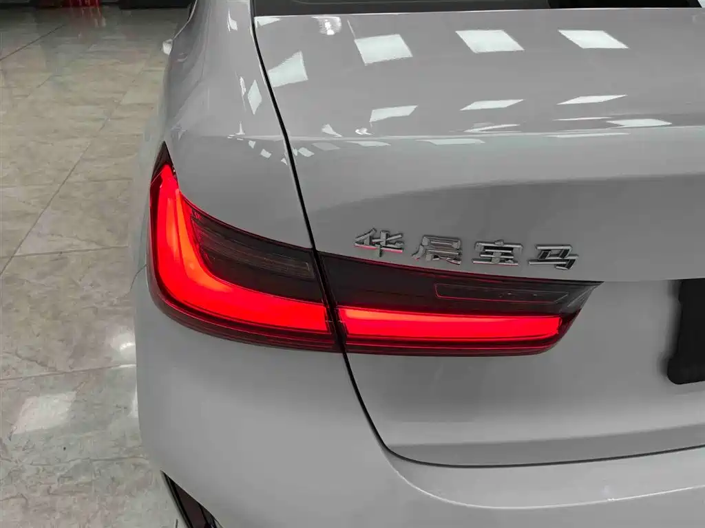 BMW 3 Series 2023 — фото 19