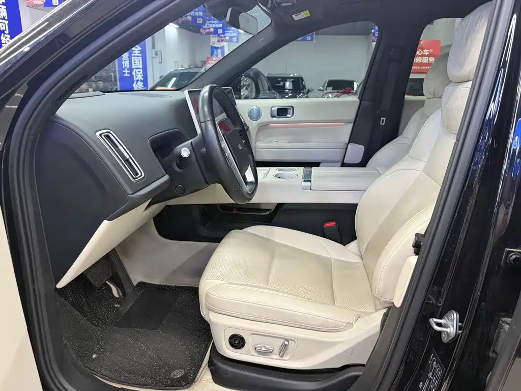 Li Auto Li L6 2025