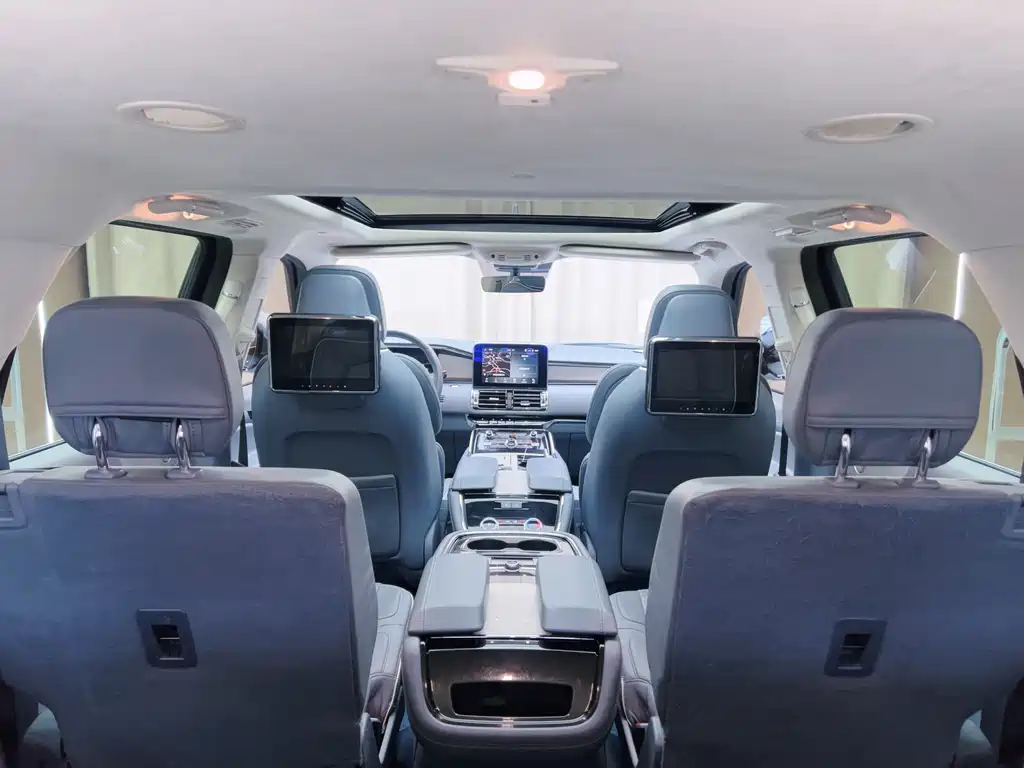 Lincoln Navigator 2020 — фото 9