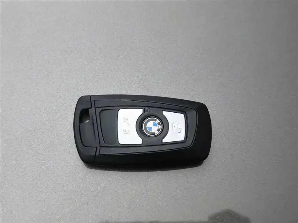 BMW 3 Series 2015 — фото 19