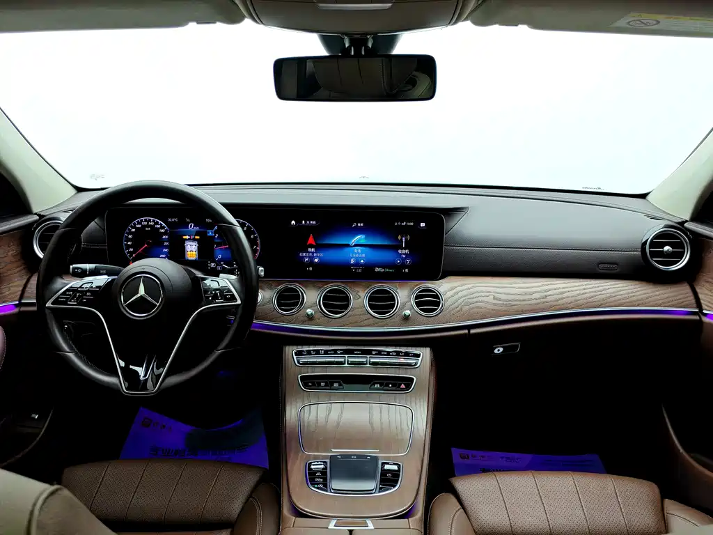 Mercedes-Benz E-Class 2022 — фото 9
