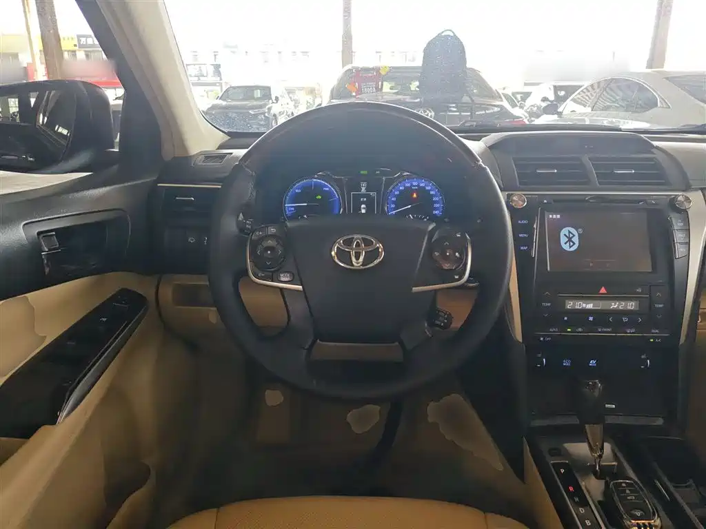 Toyota Camry 2016 — фото 7