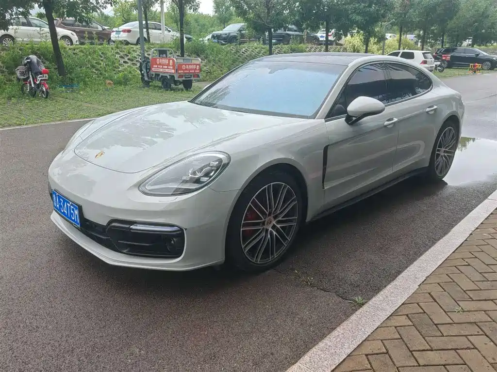 Porsche Panamera 2019